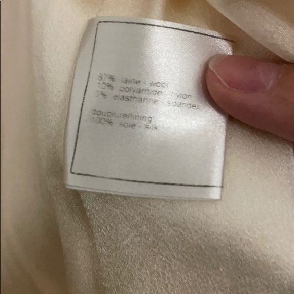 Chanel Blazer - Picture 4 of 4